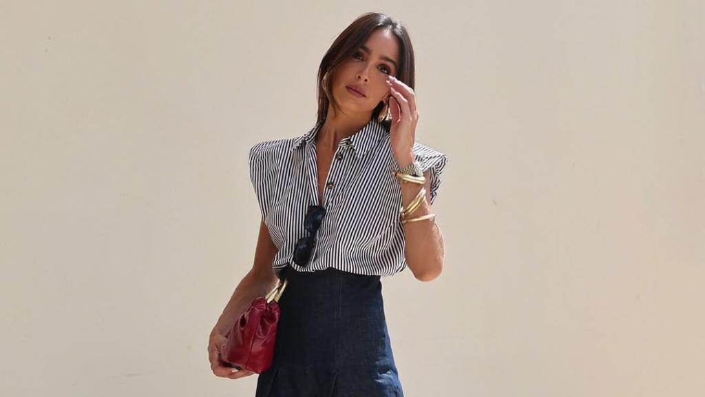 Rocío Osorno con un blusa de rayas de Zara.