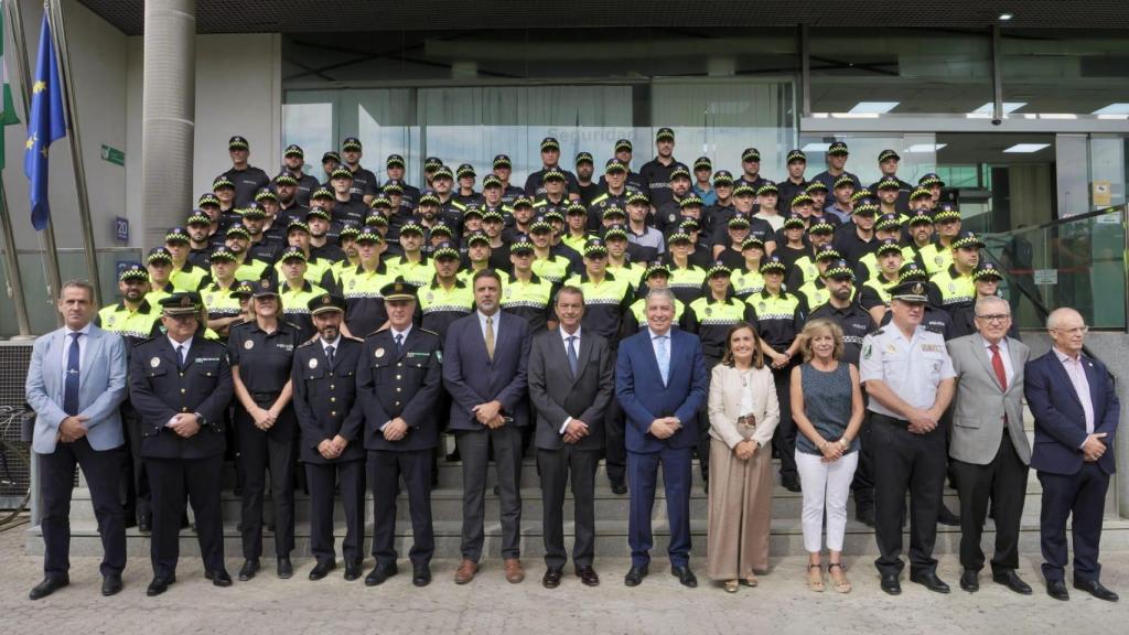 Agentes de Policía Local en una foto de familia.