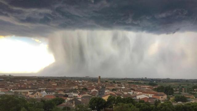 Reventón húmedo en un pueblo de Zaragoza, Villamayor, durante el verano de 2018.