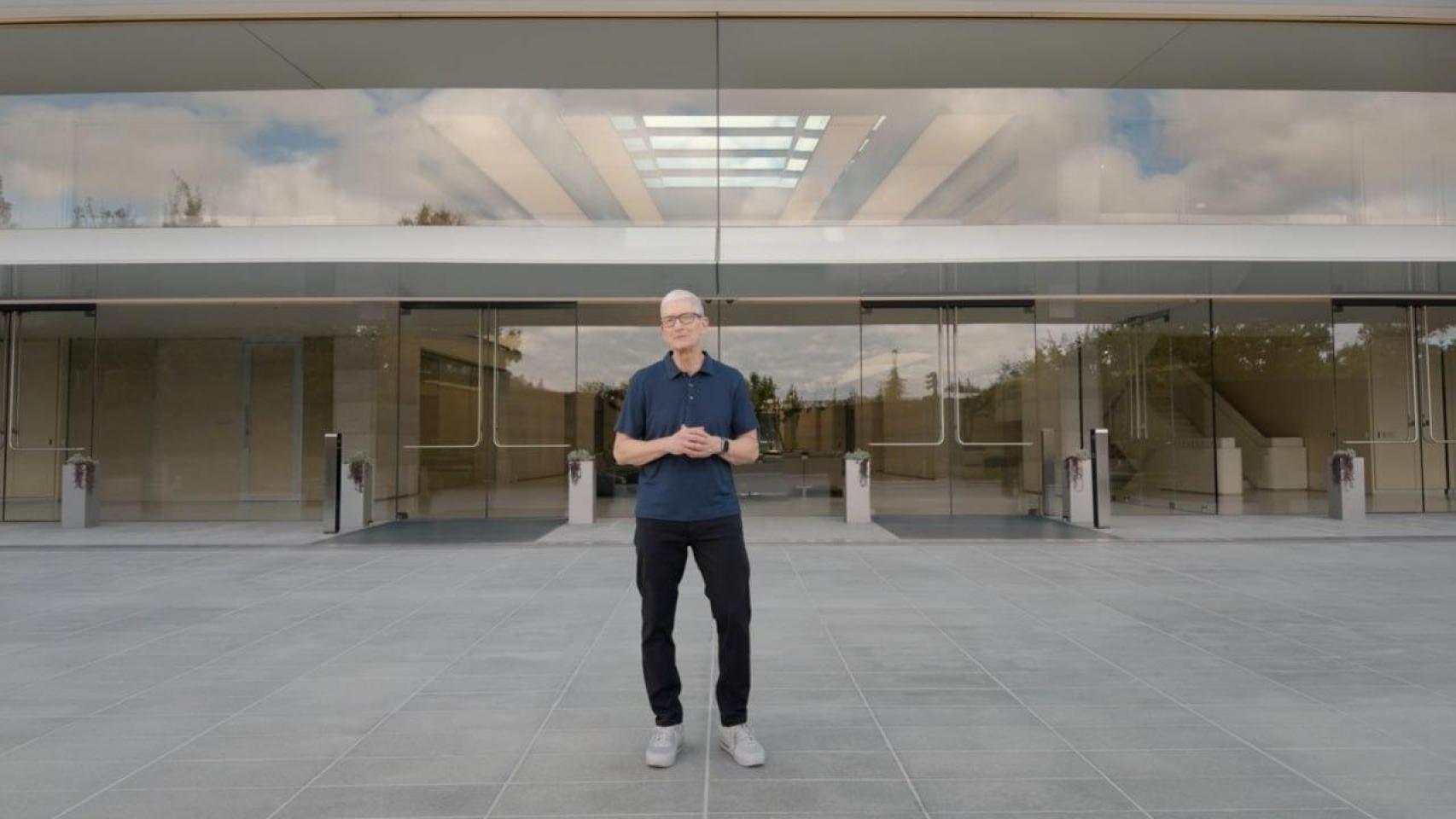 "No puedo imaginar una vida sin Apple": Tim Cook por fin responde a los rumores en el 50 aniversario de la compañía