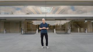 Tim Cook en la presentación de los iPhone 17.