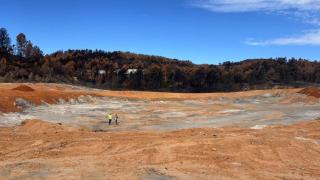 Extinguido el incendio del vertedero de A Rúa (Ourense) tras más de tres semanas ardiendo