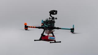 El dron llevando un desfibrilador externo automático (DEA).