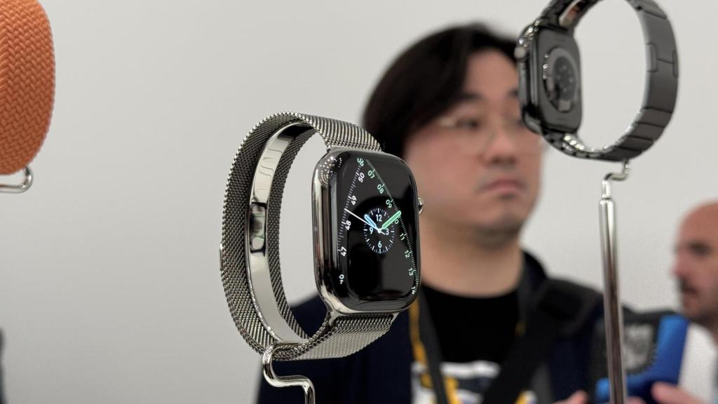 Apple Watch Series 11 de titanio