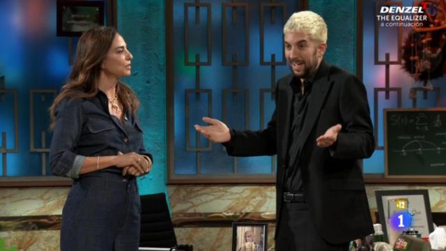 Mariló Montero y David Broncano debaten en 'La Revuelta'.