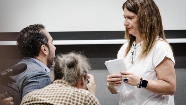 Víctor de Aldama y Leire Díez en la rueda de prensa de la fontanera del PSOE el pasado 4 de junio.