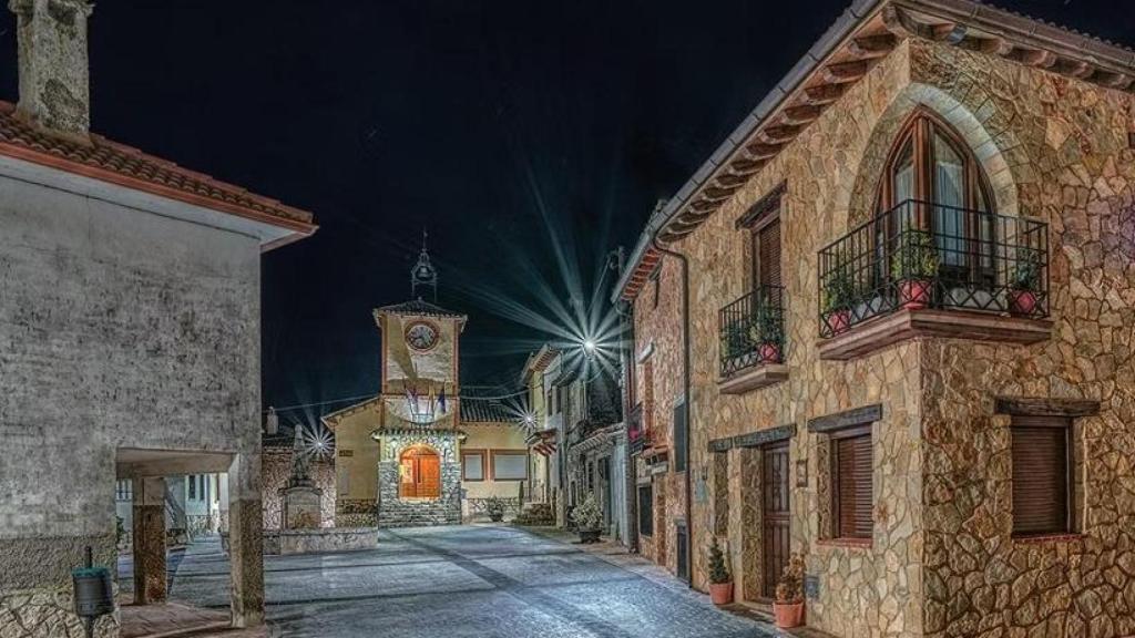 Vista de la bonita plaza de Arbacón.