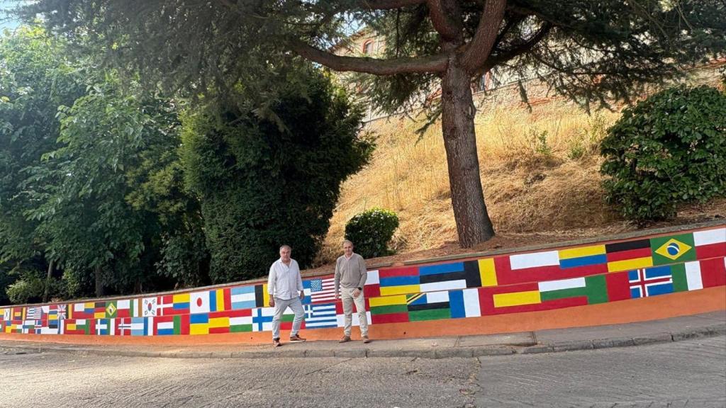 Presentación del nuevo mural que da la bienvenida a Astorga a los peregrinos que realizan el Camino de Santiago