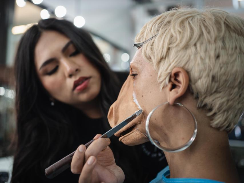 Proceso de transformación en un caballo.