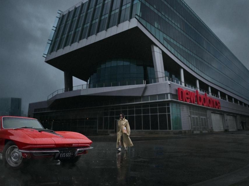 Foto de la campaña de Rosalía para New Balance.