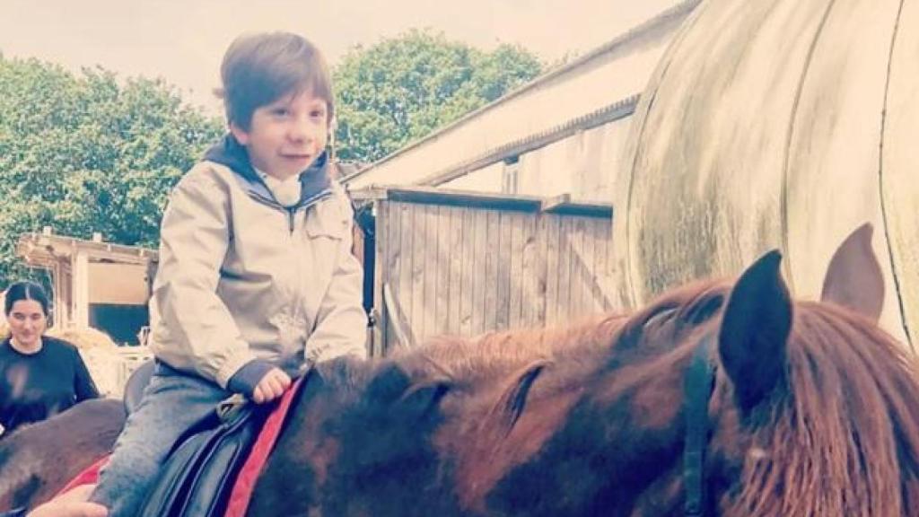 Imagen de Hugo, el joven de A Laracha que no pudo empezar el colegio el pasado lunes.