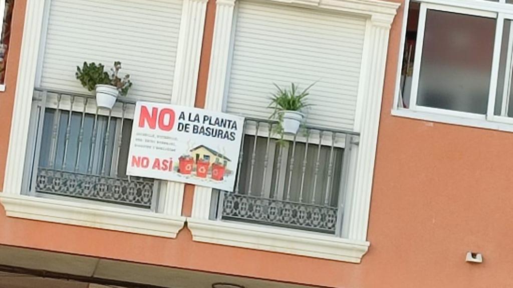 Otro cartel contra la  planta en Bigastro.