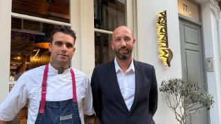 Dani, chef de A Mundiña, y Eloy, jefe de sala