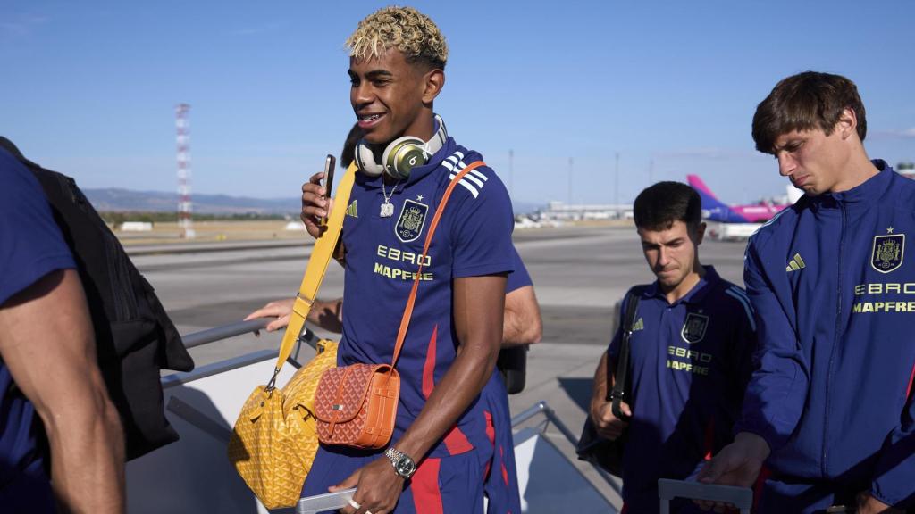 Lamine Yamal, durante un viaje con la selección española.