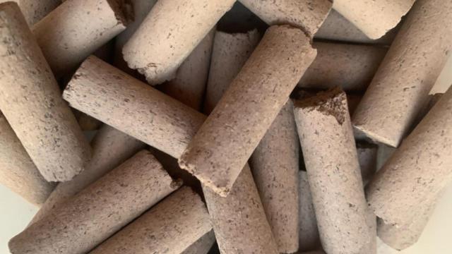 Los bloques de arcilla hechos de algas marinas.