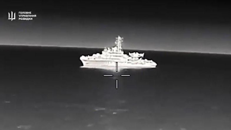 Ucrania ataca un buque de guerra de la Flota rusa del Mar Negro de 60 M ...