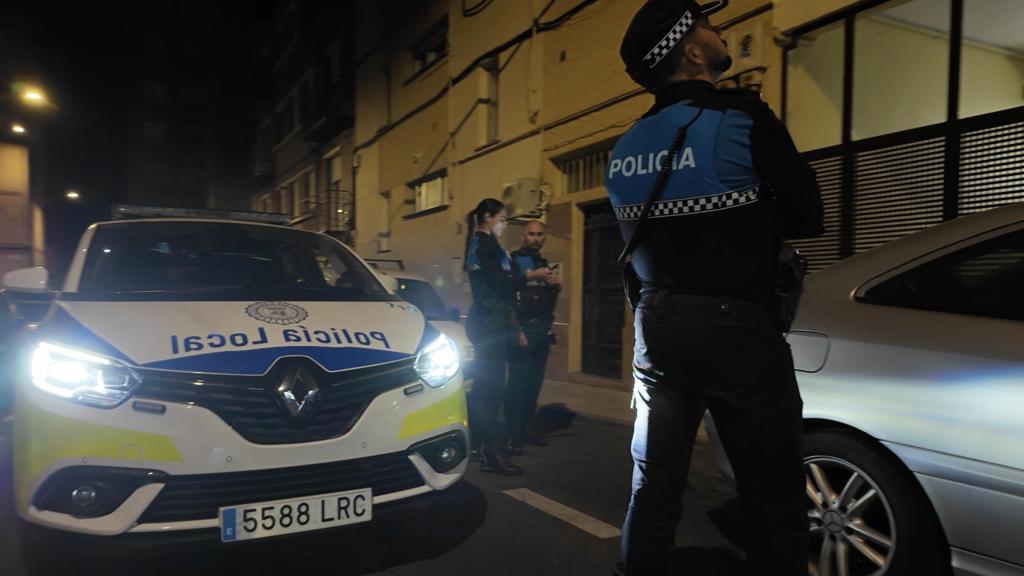 Agentes de la Policía Local de Salamanca durante una intervención
