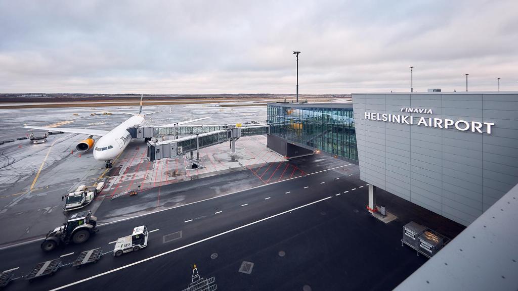 Zona de embarque en el aeropuerto de Helsinki.