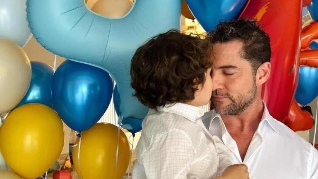 David Bisbal y su hijo.