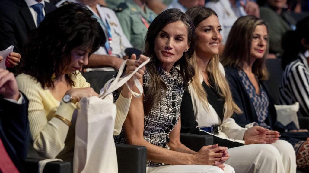 La reina Letizia asiste al III Congreso Internacional sobre Trata de Seres Humanos, que aborda los vínculos entre prostitución, pornografía y trata, este jueves en Madrid.