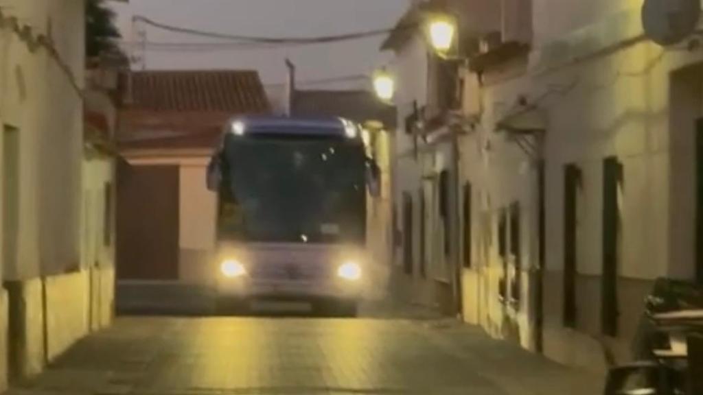Bus escolar en Montalvos