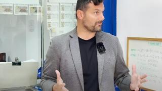 José Pastor, dueño de una administración de lotería.