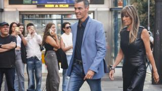 Begoña Gómez, junto a Pedro Sánchez, este miércoles.