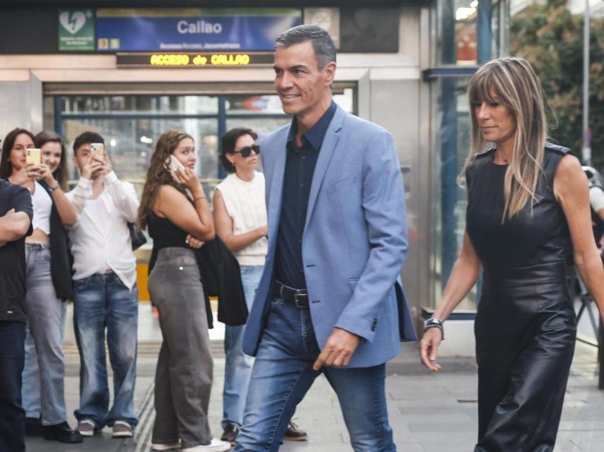 Begoña Gómez, junto a Pedro Sánchez, este miércoles.