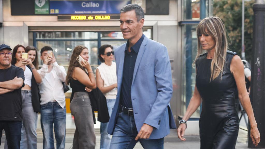 Begoña Gómez, junto a Pedro Sánchez, este miércoles.