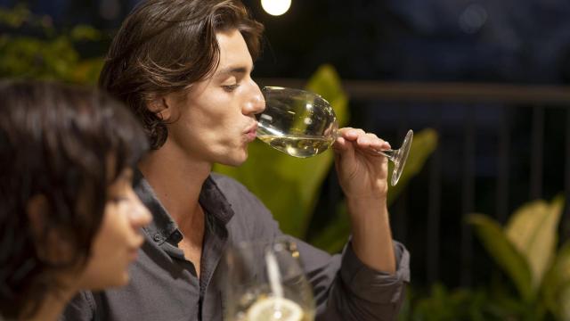 El vino blanco está de moda