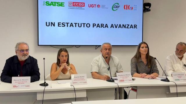 Representantes de los sindicatos del Ámbito de Negociación en rueda de prensa.