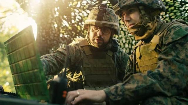 Militares de la OTAN en operaciones de información.