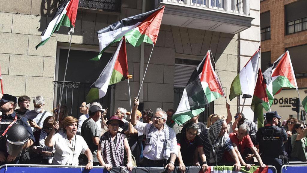 Manifestaciones propalestinas en la etapa de La Vuelta de Valladolid