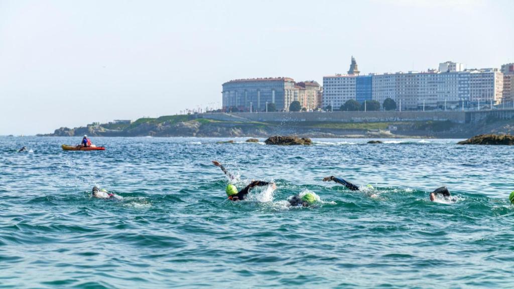 Prueba de 10.000 metros de natación en aguas abiertas en A Coruña en 2021.