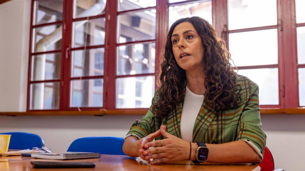 Un momento de la entrevista en la sede del PSOE municipal.