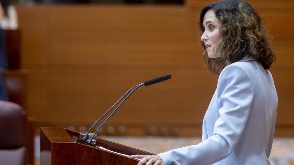 La presidenta de la Comunidad de Madrid, Isabel Díaz Ayuso, interviene durante el Debate sobre el Estado de la Región