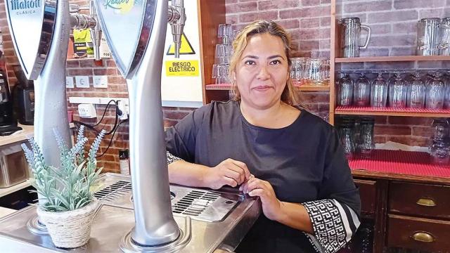 Angélica en el Bar El Punto de Hornillos de Eresma