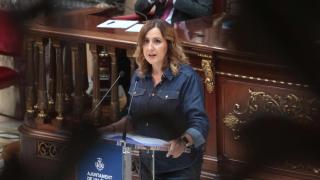 La alcaldesa de Valencia, María José Catalá, durante el debate de este jueves. EE