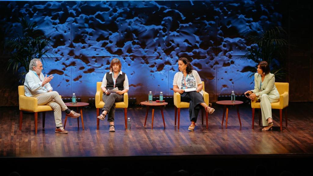 José Luis García, Ana de Miguel Álvarez, Milagros García y Charo Izquierdo.