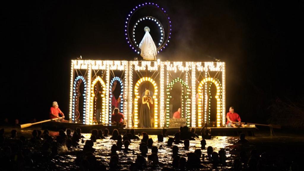 Procesión fluvial de la Virgen de Alarilla, en Fuentidueña.