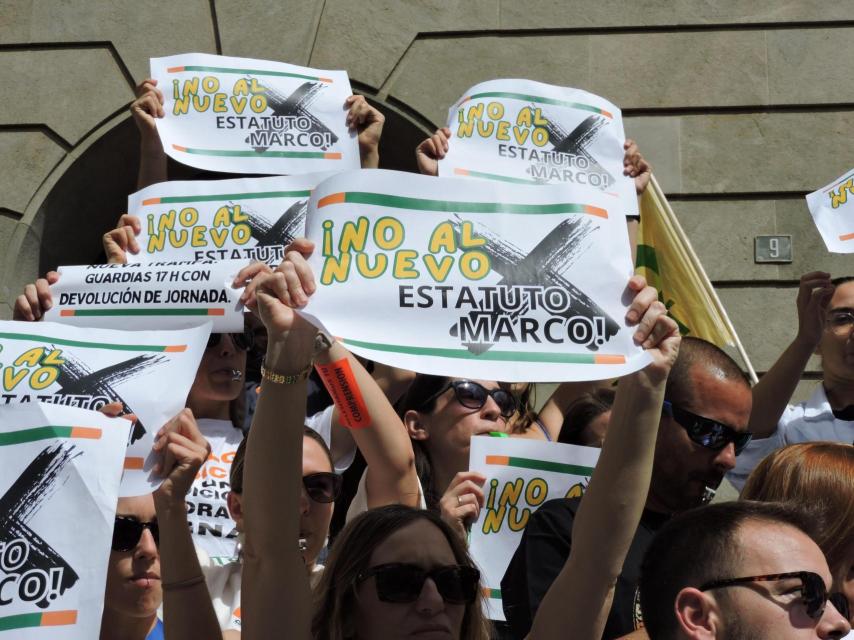 Pancartas de médicos contra el Estatuto Marco, en Santa Cruz de Tenerife.