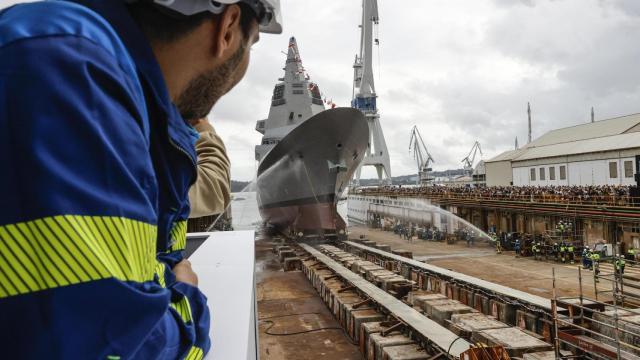 Botadura de la fragata F-111 Bonifaz