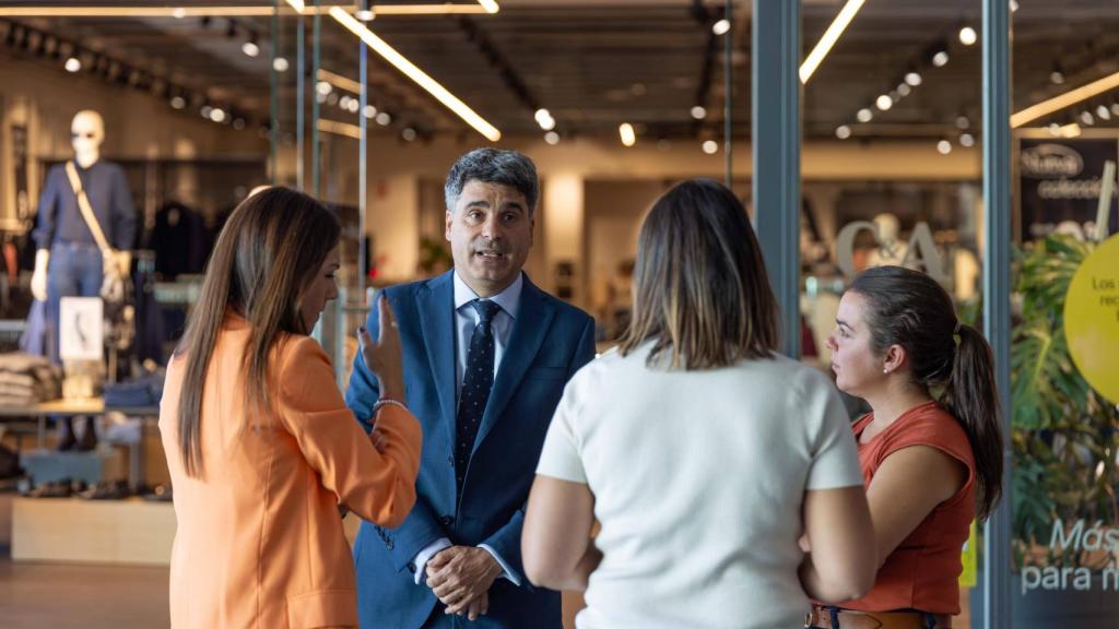 El concejal de Toledo Juan José Alcalde durante la inauguración. Foto: Javier Longobardo.