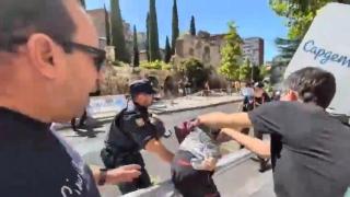 Detención de varios activistas pro-Palestina en la Vuelta a España en Valladolid