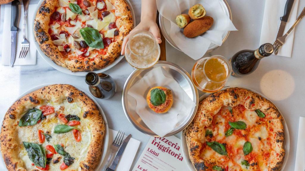 Una mesa en Pizzeria Friggitoria.