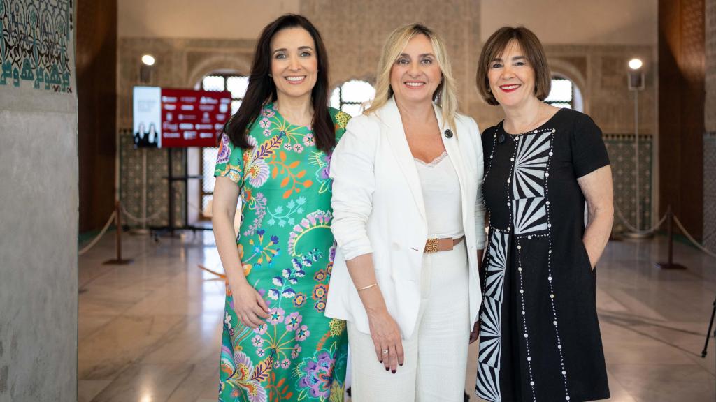 De izquierda a derecha, Cruz Sánchez de Lara, Marifrán Carazo y Charo Izquierdo.