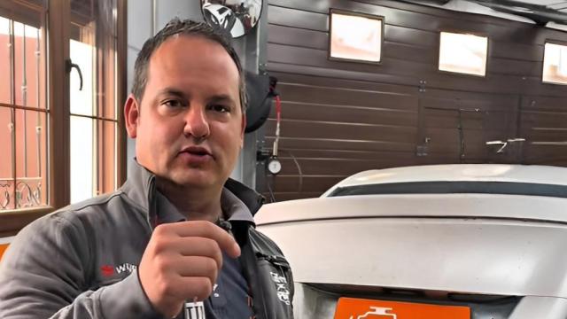 Enrique Álvarez, mecánico desde las redes.