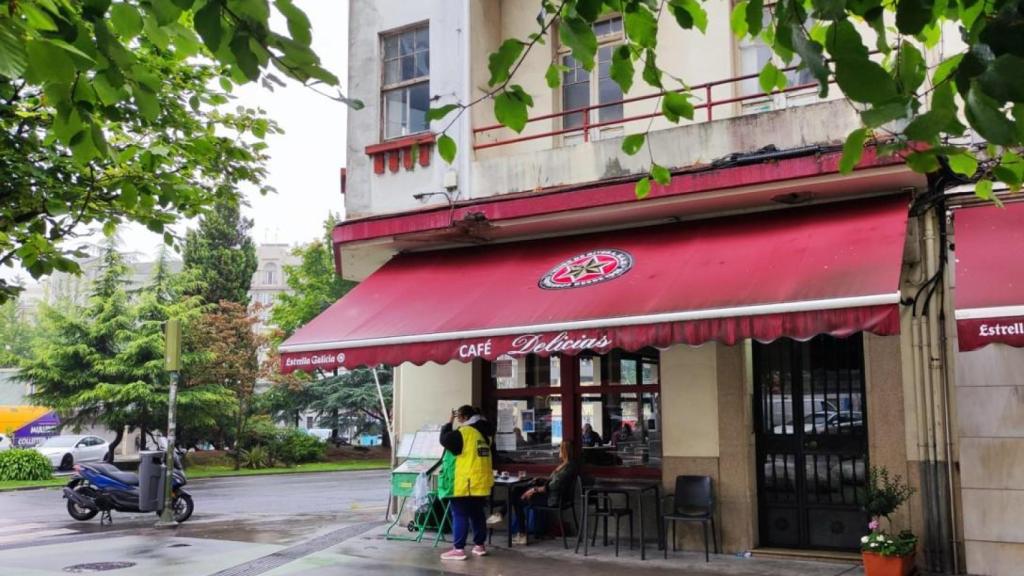 El café Delicias, junto a la plaza de Cuatro Caminos.