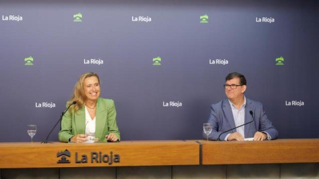 La consejera Belinda León y el director general Amadeo Lázaro.
