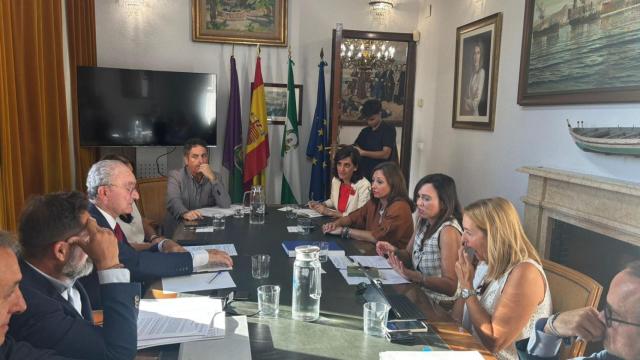Imagen de la reunión entre la Junta de Andalucía y el Ayuntamiento de Málaga en relación con Los Asperones.